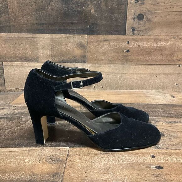 Sam & Libby Women’s Size 7.5 Block Heels Black Velvet Ankle Strap Y2K Round Toe - Picture 1 of 7